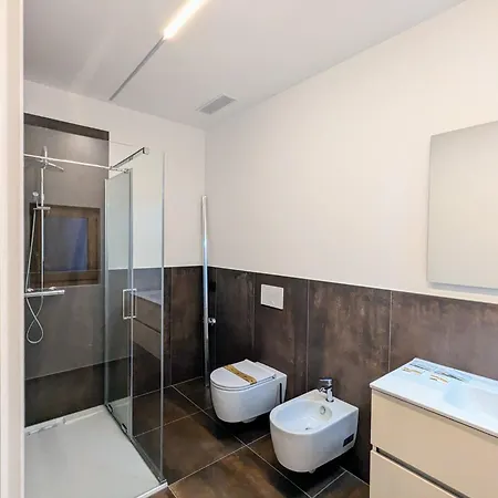 Domus Aurea Apartment Domodossola