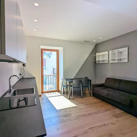 Domus Aurea Apartment Domodossola